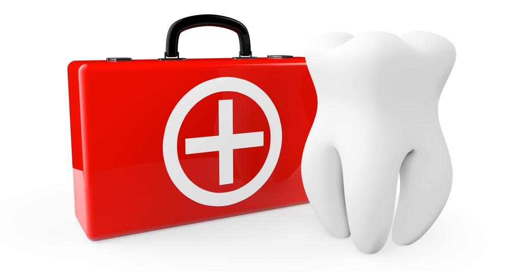 How to Handle Common Dental Emergencies Before Reaching Our Office